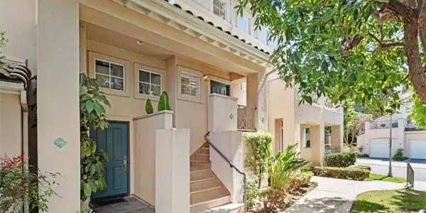 198 Shorebreaker Drive