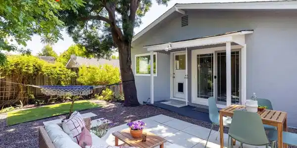 2726 2726 Madeline Street