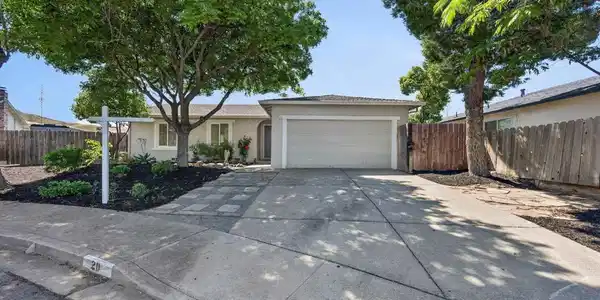 20 Fairway Ct
