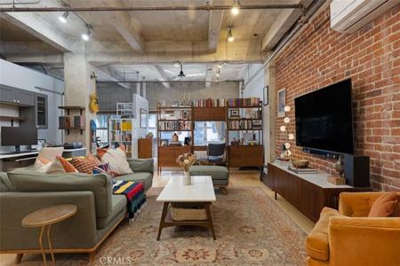 100 W 5th Street
