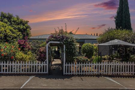 74 E St