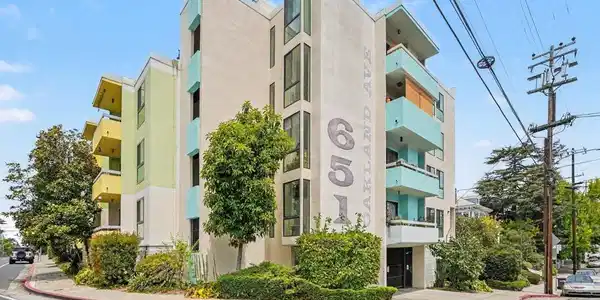651 Oakland Ave