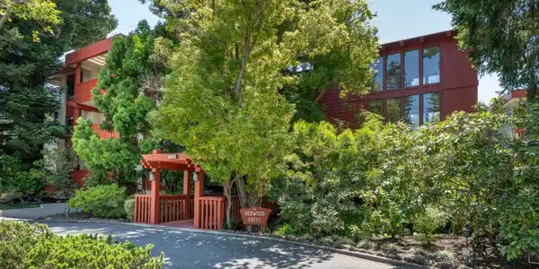 1435 Bellevue Avenue