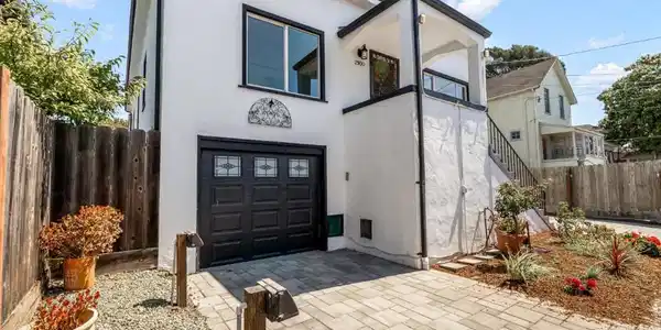 2900 Linden Street