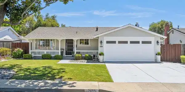 2485 Medallion Dr
