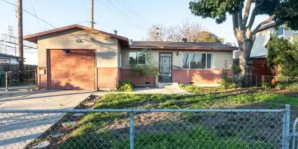 3059 Agate Drive