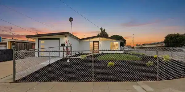 27707 La Porte Ave