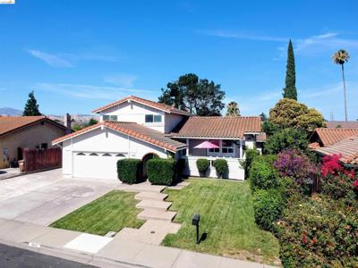 1612 Geyser Cir