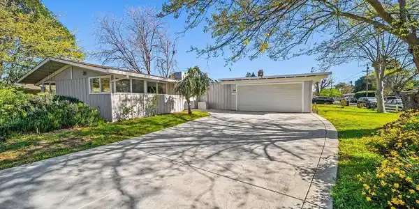 1737 Ravenwood Dr