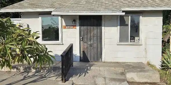 2716 COLUMBINE ST.