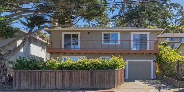 2121 David Avenue