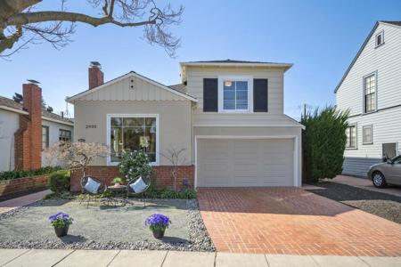 2932 2932 Marina Dr