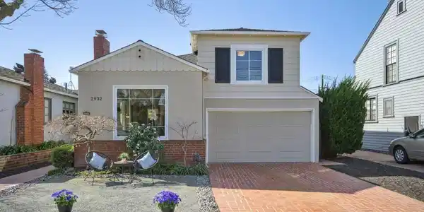 2932 2932 Marina Dr