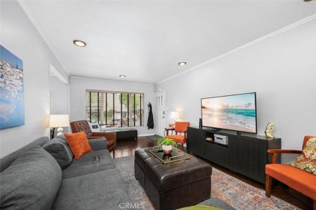1334 E 1st