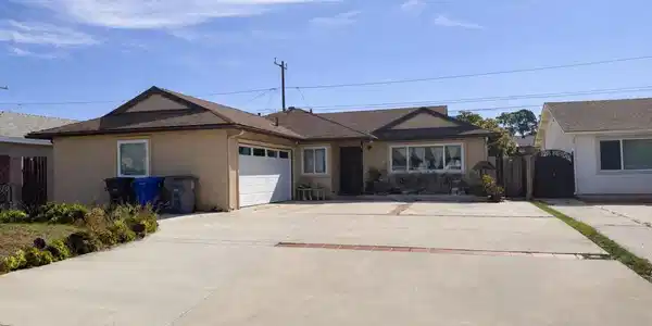 1556 N 8th Place