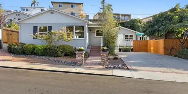 2303 Poinsettia Dr