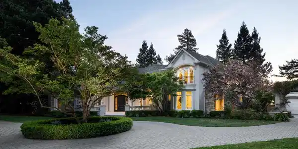 68 Almendral Avenue