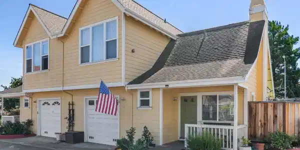4 Holly Drive