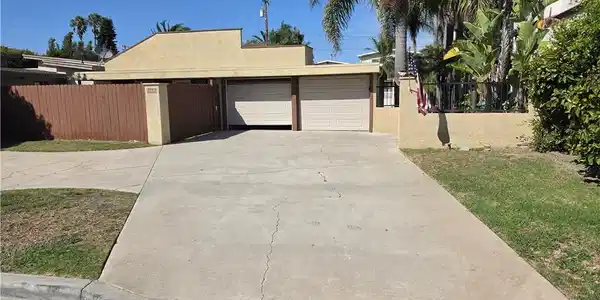 2212 Laurel
