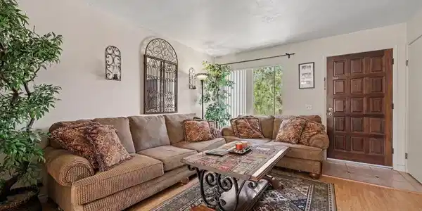 2728 Ariane Dr