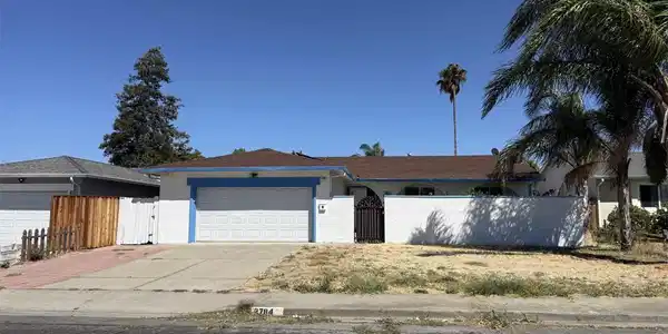 2784 Entrada Cir