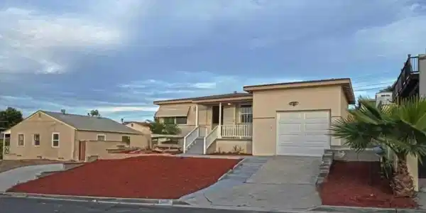 811 Gwen St