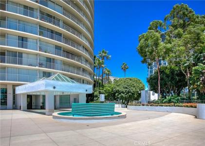 700 E Ocean Boulevard