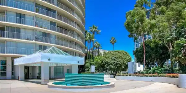 700 E Ocean Boulevard