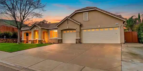 3800 3800 Pintail Dr