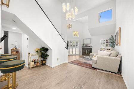 1380 W Capitol