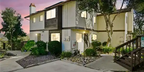 4971 Vista Plaza