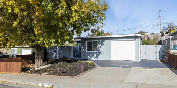 3141 3141 Fairmede Dr