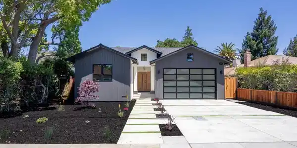 1633 Elm Street