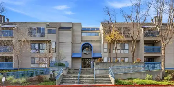 35 W 20th Avenue