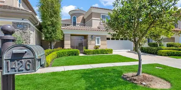 1426 Newporter Way