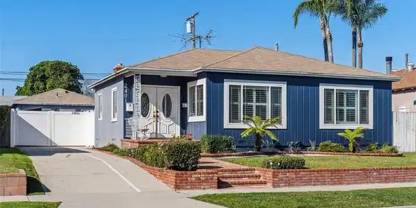 2401 Roswell Avenue