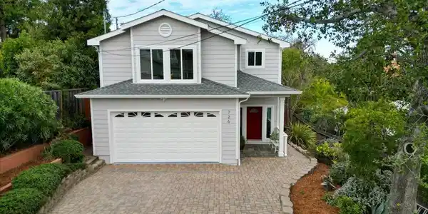 726 Hillcrest Drive