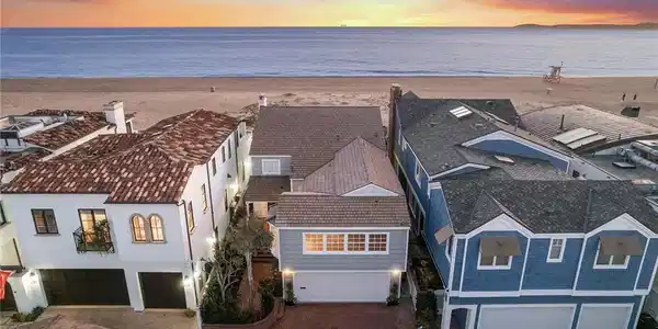 1516 E Ocean Front