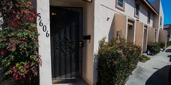 5606 Caminito Roberto