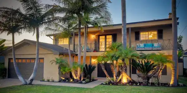 2044 Linda Lane