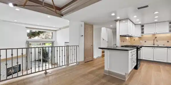 380 W Wilson