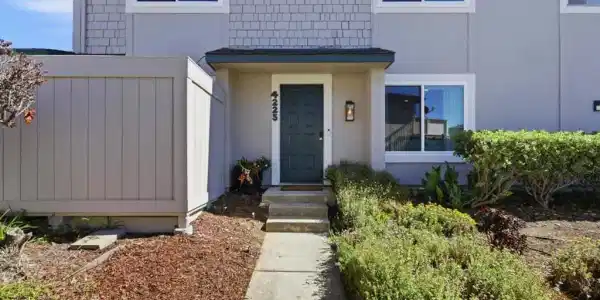 4225 Topsail Court