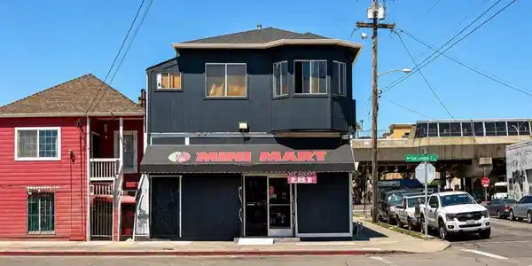 3338 San Leandro St