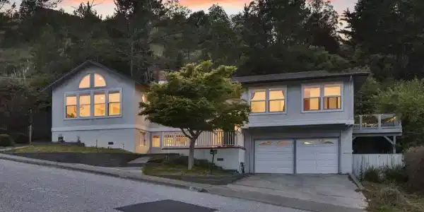 1050 Yosemite Dr