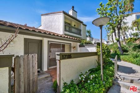 17105 Palisades Circle