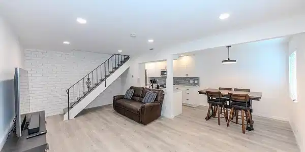16684 Arbor