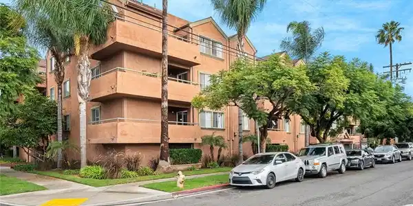 2507 E 15th Street