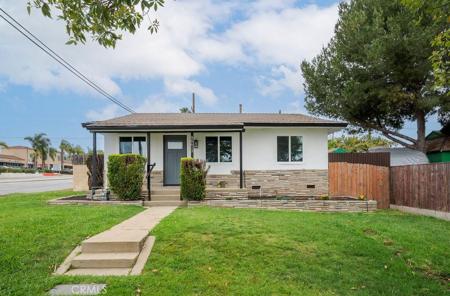 26613 Leesdale Avenue