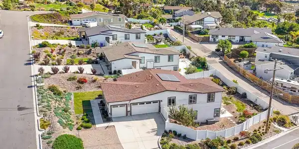 1858 Avocado Rd