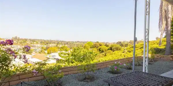 444 N El Camino Real